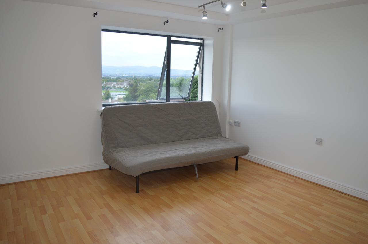 The Sentinel Tower Airport Apartments 巴利曼 外观 照片